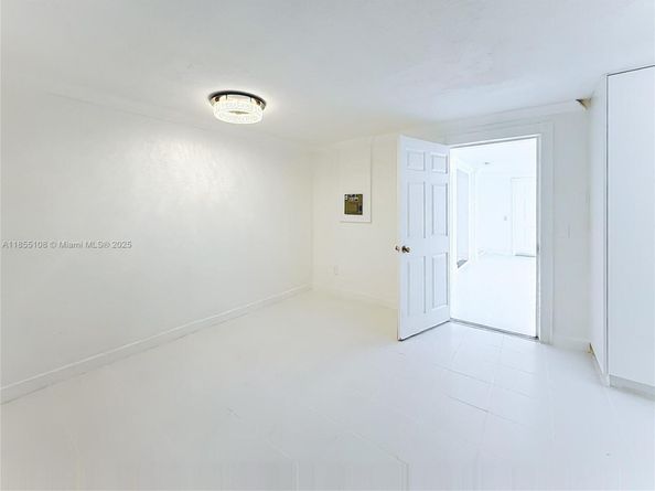 7410 SW 39th St, Miami FL 33155