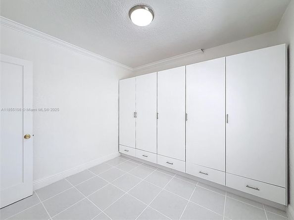7410 SW 39th St, Miami FL 33155