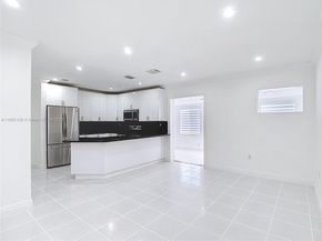 7410 SW 39th St, Miami FL 33155