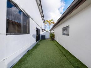 1140 SW 85th Ct, Miami FL 33144