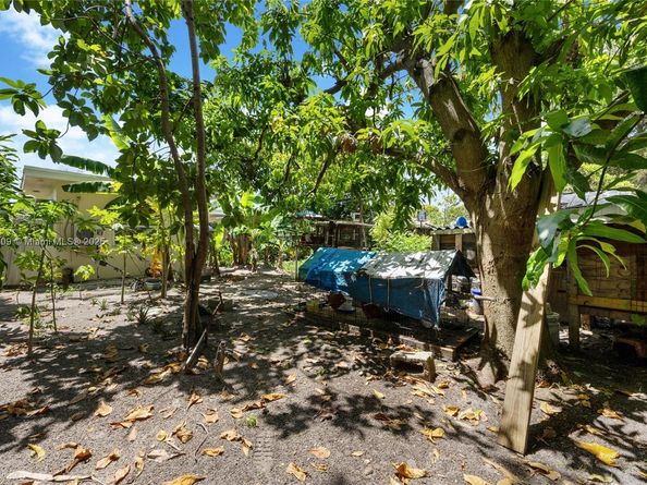 1381 NE 154th St, North Miami Beach FL 33162