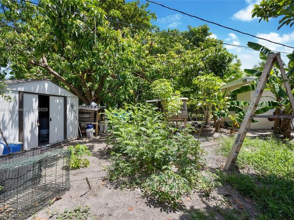 1381 NE 154th St, North Miami Beach FL 33162