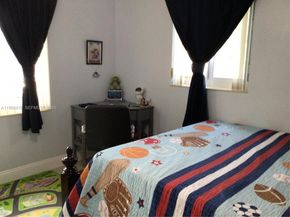 1318 SW 49th Ter, Fort Lauderdale FL 33317