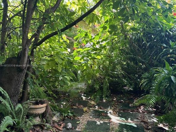 6061 NW 198th Ter, Miami FL 33015