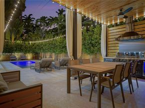 741 NE 80th St, Miami FL 33138