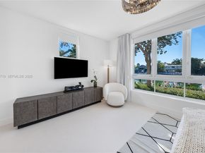 6109 W Laguna Dr W 6109, Miami Beach FL 33141