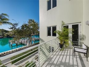 6109 W Laguna Dr W 6109, Miami Beach FL 33141