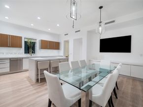 6109 W Laguna Dr W 6109, Miami Beach FL 33141