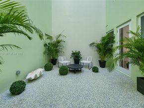 6109 W Laguna Dr W 6109, Miami Beach FL 33141