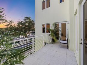 6109 W Laguna Dr W 6109, Miami Beach FL 33141