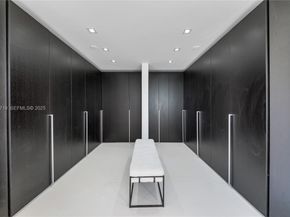 6109 W Laguna Dr W 6109, Miami Beach FL 33141