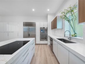 6109 W Laguna Dr W 6109, Miami Beach FL 33141