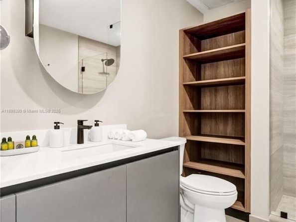 580 72nd 713, Miami Beach FL 33141