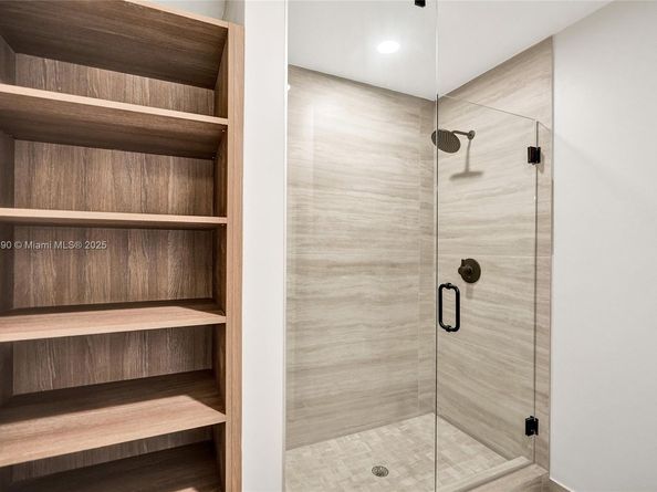 580 72nd 713, Miami Beach FL 33141