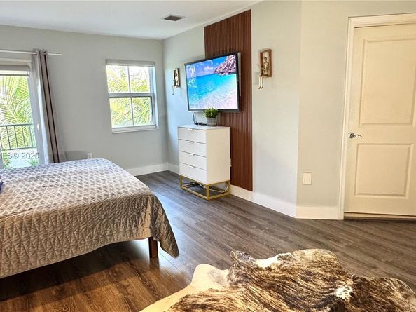 1616 NE 9th St, Fort Lauderdale FL 33304