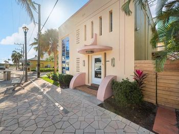 101 Lucerne Ave