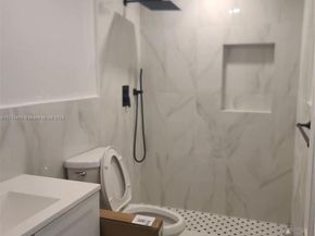 1041 NW 32nd Pl, Miami FL 33125