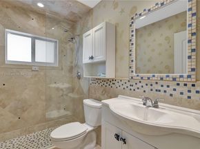 200 Harbor Dr, Key Biscayne FL 33149