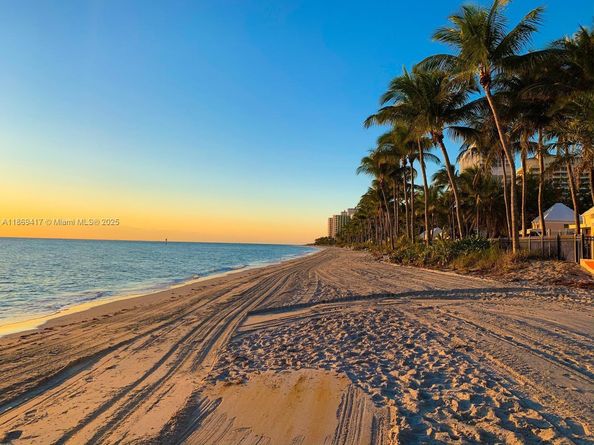 200 Harbor Dr, Key Biscayne FL 33149