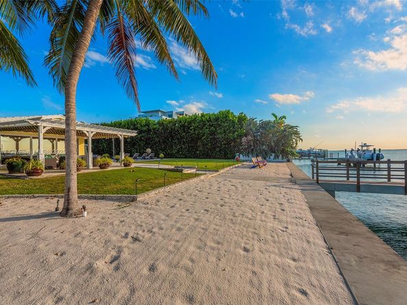 200 Harbor Dr, Key Biscayne FL 33149
