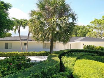 200 Harbor Dr