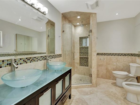 200 Harbor Dr, Key Biscayne FL 33149