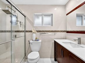 1071 W 37th St, Hialeah FL 33012