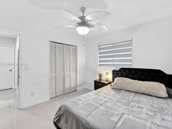 1071 W 37th St, Hialeah FL 33012