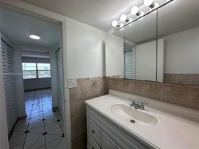 1130 11th St 4J, Miami Beach FL 33139