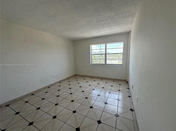 1130 11th St 4J, Miami Beach FL 33139