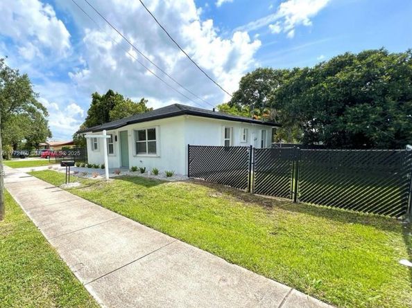 17810 SW 102nd Ave, Miami FL 33157