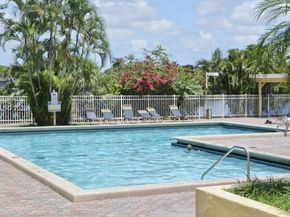 1791 NW 96th Ter 4K, Pembroke Pines FL 33024