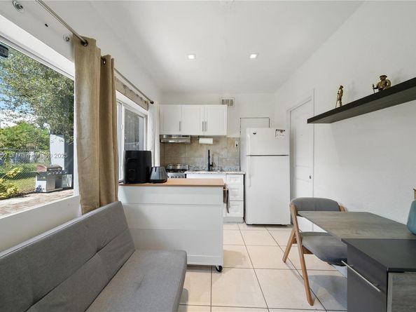 1257 NW 58th St, Miami FL 33142