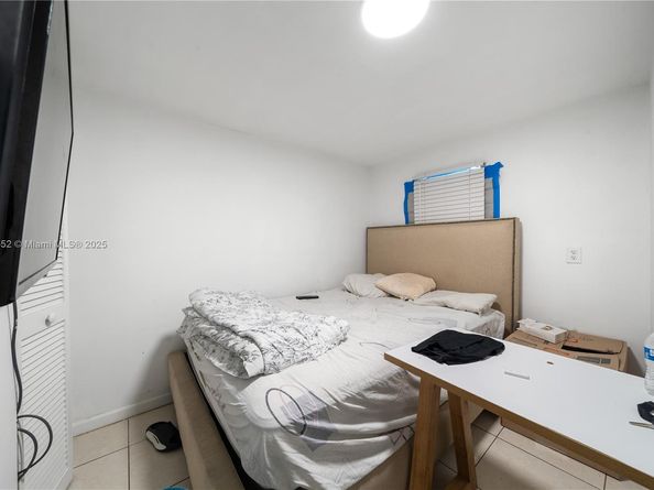 1257 NW 58th St, Miami FL 33142