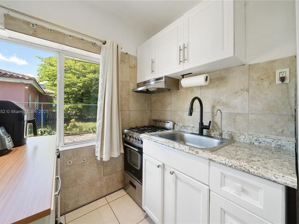 1257 NW 58th St, Miami FL 33142