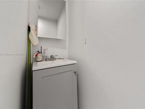 1257 NW 58th St, Miami FL 33142