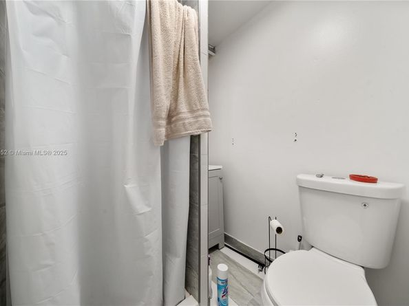 1257 NW 58th St, Miami FL 33142