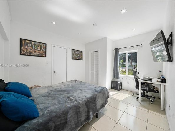 1257 NW 58th St, Miami FL 33142