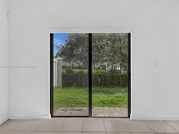 20381 NW 4th Ct, Miami Gardens FL 33169