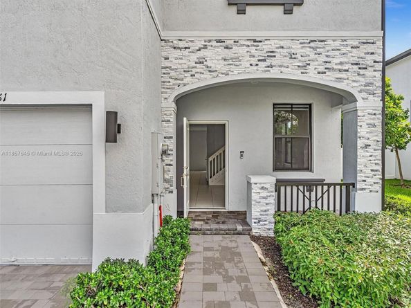 20381 NW 4th Ct, Miami Gardens FL 33169