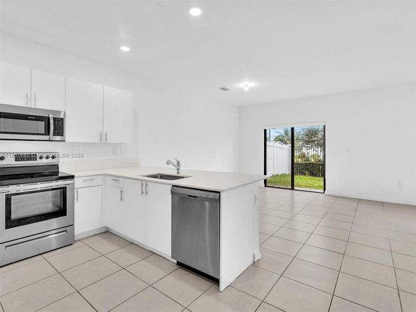 20381 NW 4th Ct, Miami Gardens FL 33169
