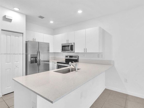 20381 NW 4th Ct, Miami Gardens FL 33169