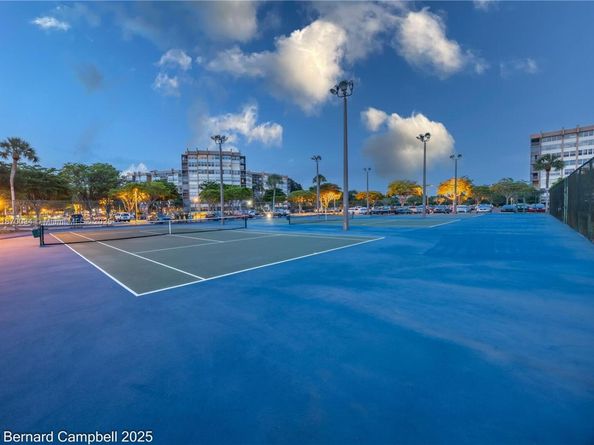 1100 Saint Charles Pl 717, Pembroke Pines FL 33026