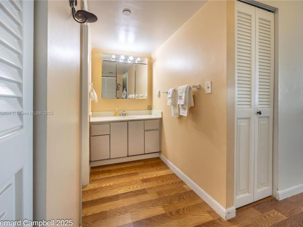 1100 Saint Charles Pl 717, Pembroke Pines FL 33026