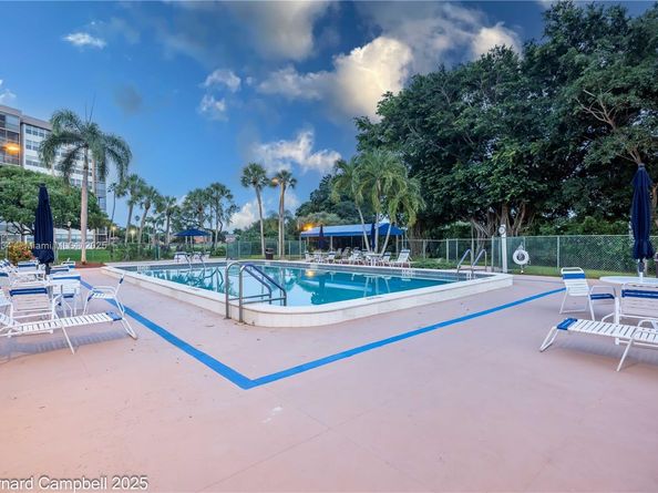 1100 Saint Charles Pl 717, Pembroke Pines FL 33026