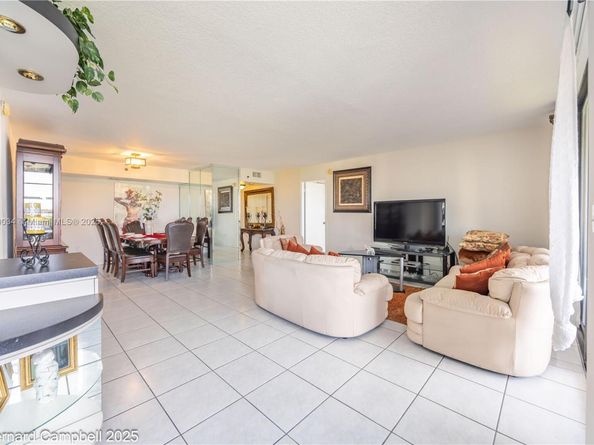 1100 Saint Charles Pl 717, Pembroke Pines FL 33026