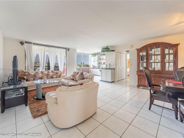 1100 Saint Charles Pl 717, Pembroke Pines FL 33026