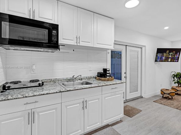 1165 SW 4th Ter, Pompano Beach FL 33060