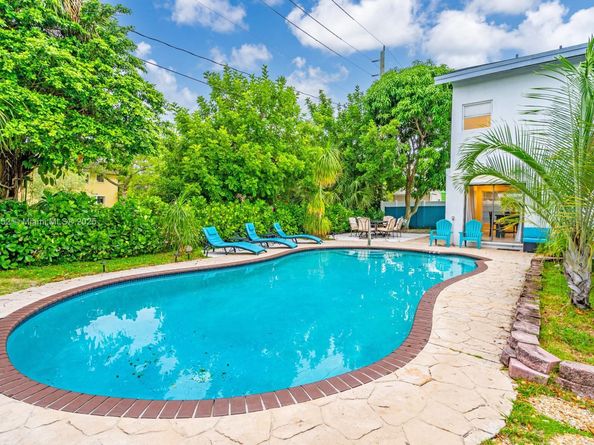 1165 SW 4th Ter, Pompano Beach FL 33060