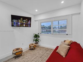 1165 SW 4th Ter, Pompano Beach FL 33060